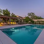 Charlotte For 14 Persons With 73m2 Pool In Istria - Daily Housekeeping & Breakfast Service *