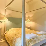 Villa Charlotte For 14 Persons With 73m2 Pool In Istria - Daily Housekeeping & Breakfast Service *