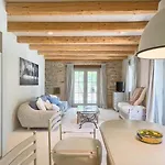 Charlotte For 14 Persons With 73m2 Pool In Istria - Daily Housekeeping & Breakfast Service