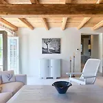 Villa Charlotte For 14 Persons With 73m2 Pool In Istria - Daily Housekeeping & Breakfast Service