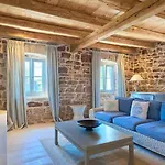 Villa Charlotte For 14 Persons With 73m2 Pool In Istria - Daily Housekeeping & Breakfast Service Radovani