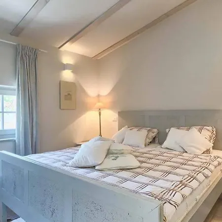 Villa Charlotte: Spacious Istrian Retreat With Pool And Daily Service Radovani