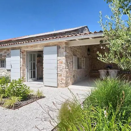 Charlotte For 14 Persons With 73m2 Pool In Istria - Daily Housekeeping & Breakfast Service Villa Radovani