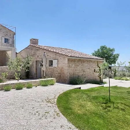 Charlotte For 14 Persons With 73m2 Pool In Istria - Daily Housekeeping & Breakfast Service *